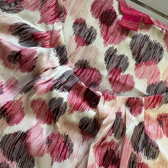 Sunny Leigh Women’s Blouse Top S – Pink & Red Heart Print - Picture 4 of 4